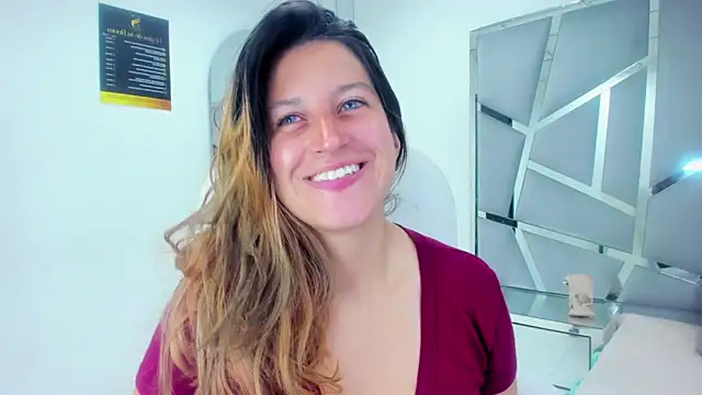 GiaRoussel online show from January 2025 02:45:01 PM