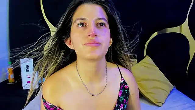 GiaRoussel online show from November 2025 08:42:01 PM