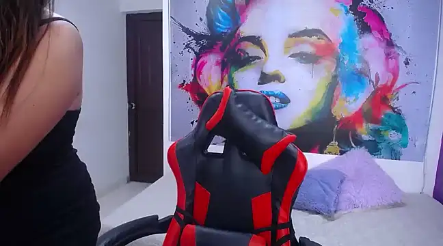 Snapshot of cristal_horny19 chatting on February 2025 09:49:01 AM cristal horny19 online show from February 2025 09:49:01 AM