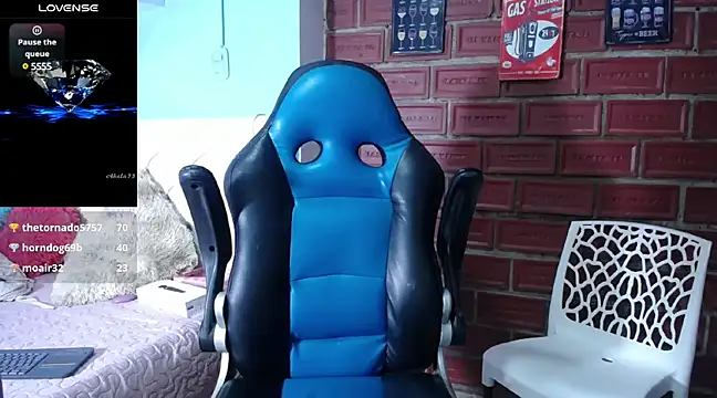 Snapshot of cristal_horny19 chatting on March 2025 09:52:02 AM cristal horny19 online show from March 2025 09:52:02 AM