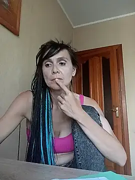 Francenia lolis online show from July 2026 09:05:01 AM