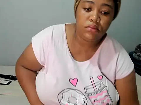 Snapshot of kittydollyx02 chatting on January 2025 08:58:02 PM kittydollyx02 online show from January 2025 08:58:02 PM