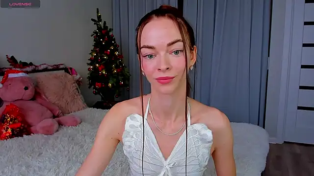 Snapshot of Undertheskin chatting on December 2024 11:06:01 AM Undertheskin online show from December 2024 11:06:01 AM