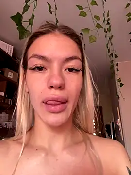 Snapshot of -Sexy_Barbie- chatting on October 2025 03:04:02 AM -Sexy Barbie- online show from October 2025 03:04:02 AM