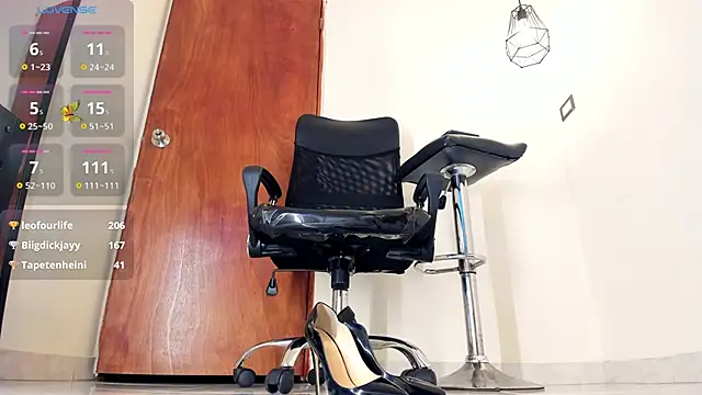 aitana-purple online show from March 2025 03:45:01 AM