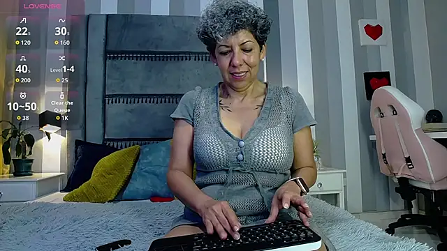 Julianewell online show from January 2026 12:09:02 PM