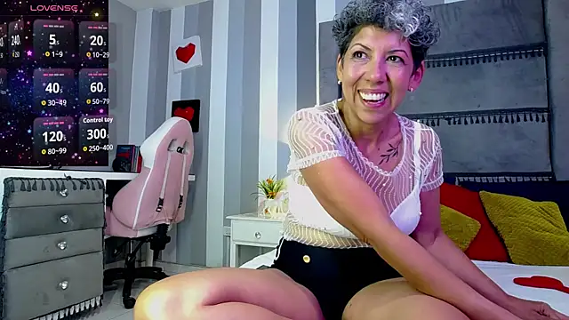 Julianewell online show from July 2026 12:22:02 PM