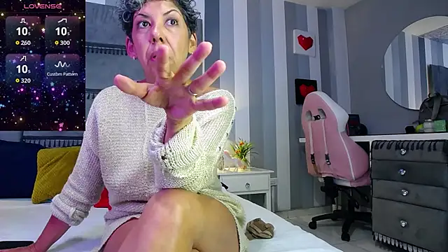 Julianewell online show from July 2026 12:41:01 PM
