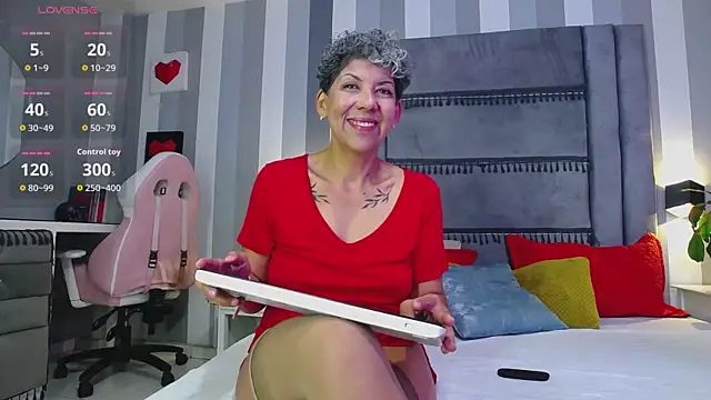 Julianewell online show from July 2026 12:48:02 PM