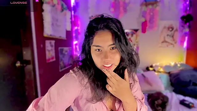 Snapshot of kiki_cavilll chatting on January 2025 12:02:02 PM kiki cavilll online show from January 2025 12:02:02 PM