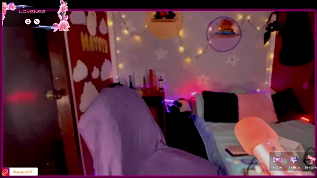 Snapshot of kiki_cavilll chatting on September 2025 03:01:01 PM kiki cavilll online show from September 2025 03:01:01 PM