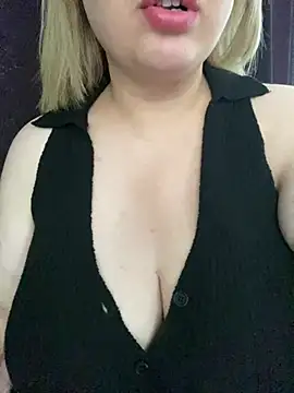 cansuozell online show from February 2025 11:53:01 AM