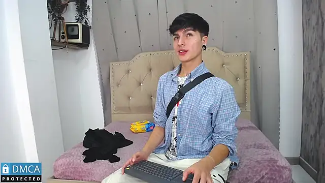 Snapshot of CataFox_ chatting on March 2025 01:36:02 AM CataFox online show from March 2025 01:36:02 AM