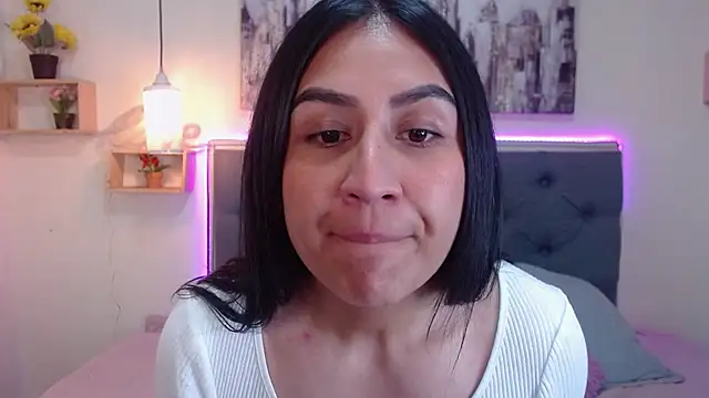 mia aira online show from October 2025 03:11:02 PM