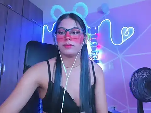 Snapshot of _ALLYSON18_ chatting on February 2025 02:35:02 PM ALLYSON18 online show from February 2025 02:35:02 PM