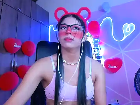 Snapshot of _ALLYSON18_ chatting on February 2025 11:31:02 AM ALLYSON18 online show from February 2025 11:31:02 AM