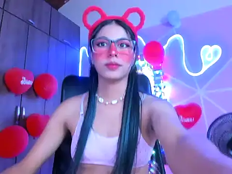 Snapshot of _ALLYSON18_ chatting on February 2025 05:51:02 PM ALLYSON18 online show from February 2025 05:51:02 PM