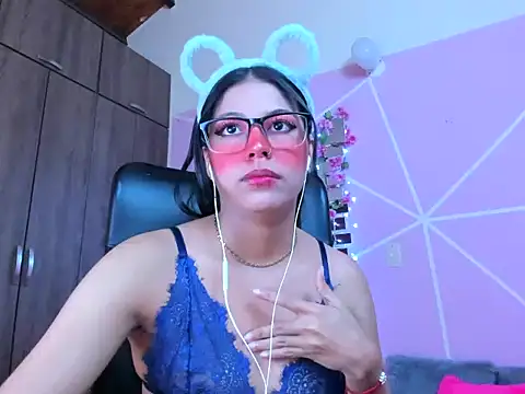 Snapshot of _ALLYSON18_ chatting on March 2025 03:05:01 PM ALLYSON18 online show from March 2025 03:05:01 PM