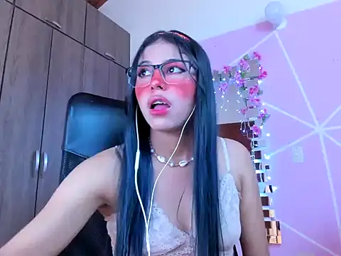 Snapshot of _ALLYSON18_ chatting on March 2025 02:34:01 PM ALLYSON18 online show from March 2025 02:34:01 PM