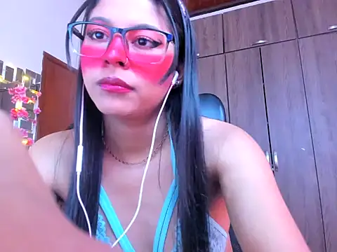 Snapshot of _ALLYSON18_ chatting on September 2025 11:21:01 AM ALLYSON18 online show from September 2025 11:21:01 AM