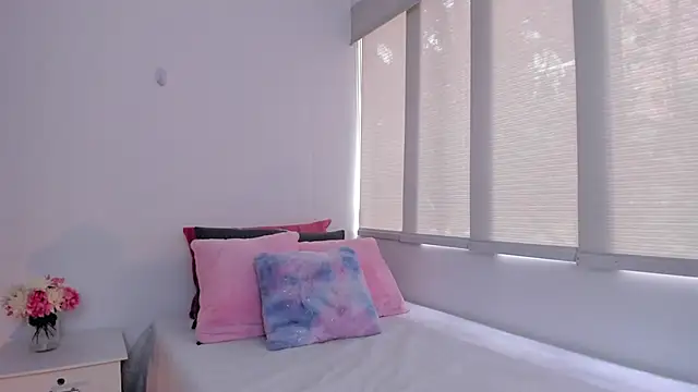 Snapshot of Brisa_blue chatting on February 2025 04:10:01 PM Brisa blue online show from February 2025 04:10:01 PM