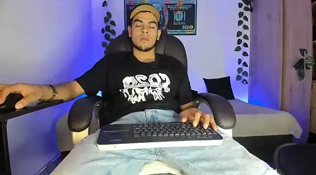 mikee scooth online show from March 2025 09:50:01 AM