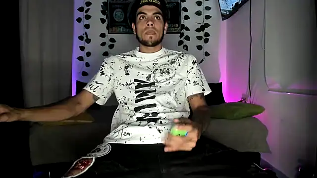 mikee scooth online show from September 2025 03:39:02 AM