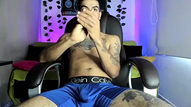 mikee scooth online show from October 2025 04:58:02 PM