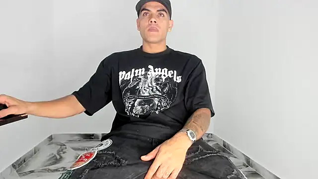 mikee scooth online show from November 2025 01:41:02 AM