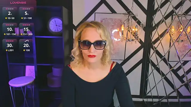 Queen Anna  online show from May 2026 05:58:01 AM