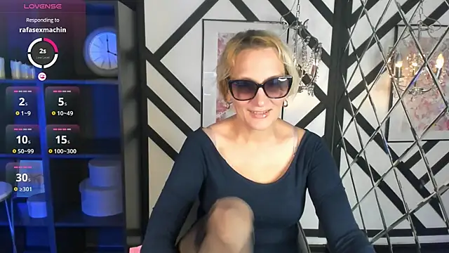 Queen Anna  online show from August 2026 05:31:01 AM