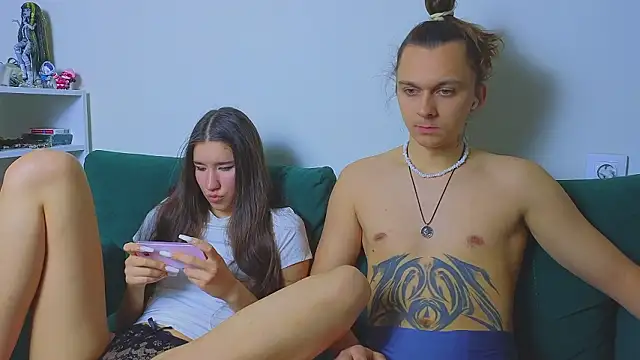 Snapshot of do_u_know_them chatting on February 2026 03:00:01 PM do u know them online show from February 2026 03:00:01 PM