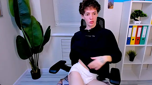 LukeSweet online show from January 2026 10:54:02 AM