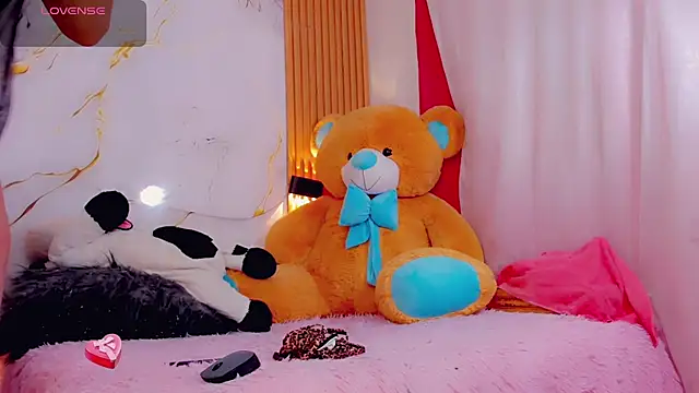 BrendaSquirtx online show from February 2025 05:39:01 PM