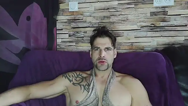 XxBigboybandxX online show from December 2024 12:49:01 PM