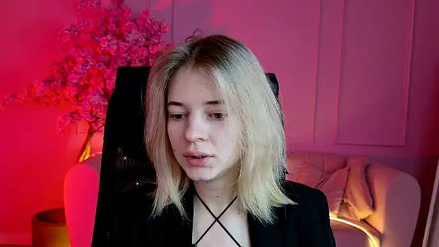 TinaDavil online show from December 2025 09:03:02 AM