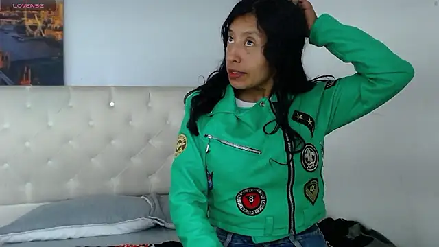 Snapshot of karolinee_66_ chatting on December 2024 07:54:02 AM karolinee 66 online show from December 2024 07:54:02 AM