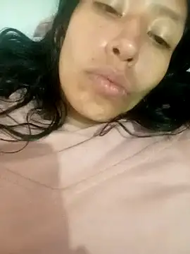 Snapshot of karolinee_66_ chatting on December 2024 02:48:02 AM karolinee 66 online show from December 2024 02:48:02 AM