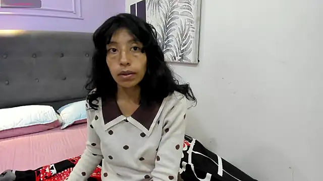 karolinee 66  online show from November 2025 04:48:02 AM