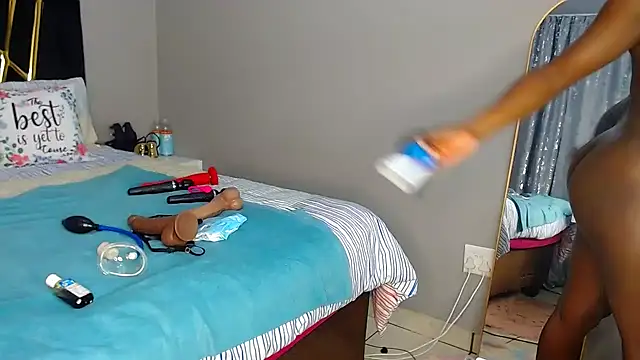 MissBigNipples online show from December 2025 12:16:01 AM