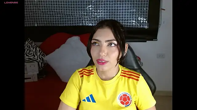 Carolaine69  online show from July 2026 01:39:01 PM
