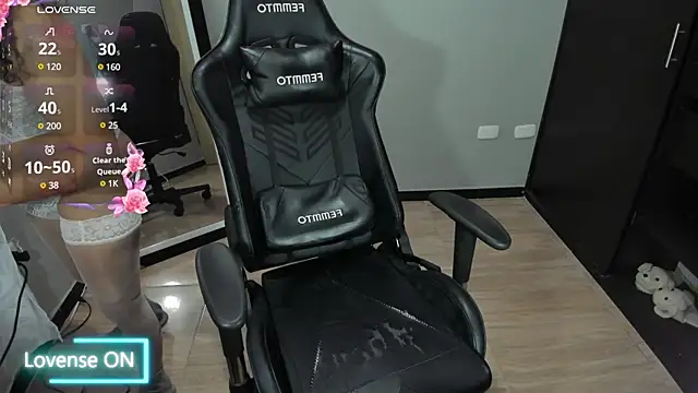 Snapshot of MeganDaviees chatting on February 2025 11:25:02 AM MeganDaviees online show from February 2025 11:25:02 AM