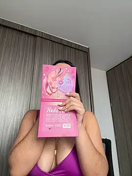 Snapshot of Libia_James chatting on February 2025 04:30:02 PM Libia James online show from February 2025 04:30:02 PM