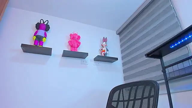 Gangster Girl online show from November 2025 02:32:01 AM