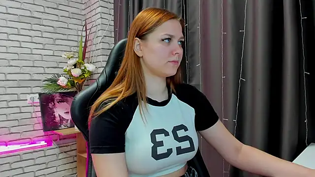 Snapshot of Lasly_Fox chatting on February 2025 12:25:02 AM Lasly Fox online show from February 2025 12:25:02 AM