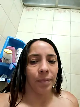 Snapshot of KatyLizz chatting on October 2025 06:29:01 PM KatyLizz online show from October 2025 06:29:01 PM