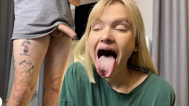 Adelovenick online show from September 2025 08:47:01 AM