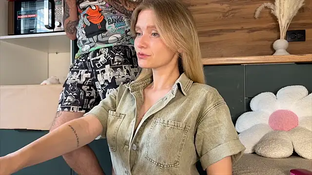 Snapshot of Adelovenick chatting on July 2026 08:20:01 AM Adelovenick online show from July 2026 08:20:01 AM