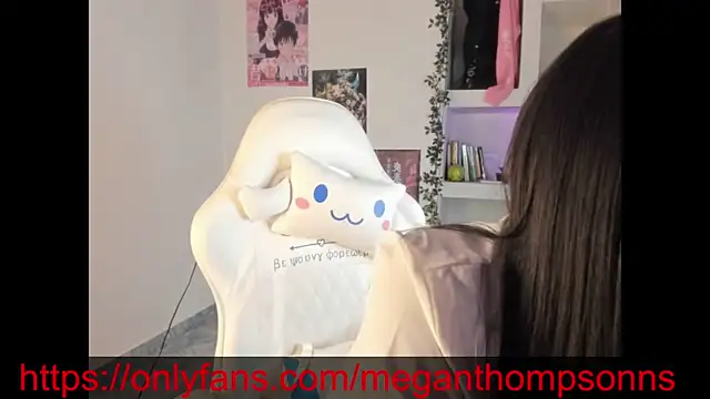 meganthompsonn22 online show from July 2026 11:34:01 PM