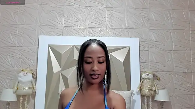 Snapshot of PassionMacoll chatting on December 2024 12:30:01 AM PassionMacoll online show from December 2024 12:30:01 AM